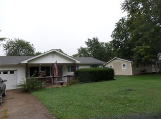 539 Johnson St, Bourbon, MO 65441