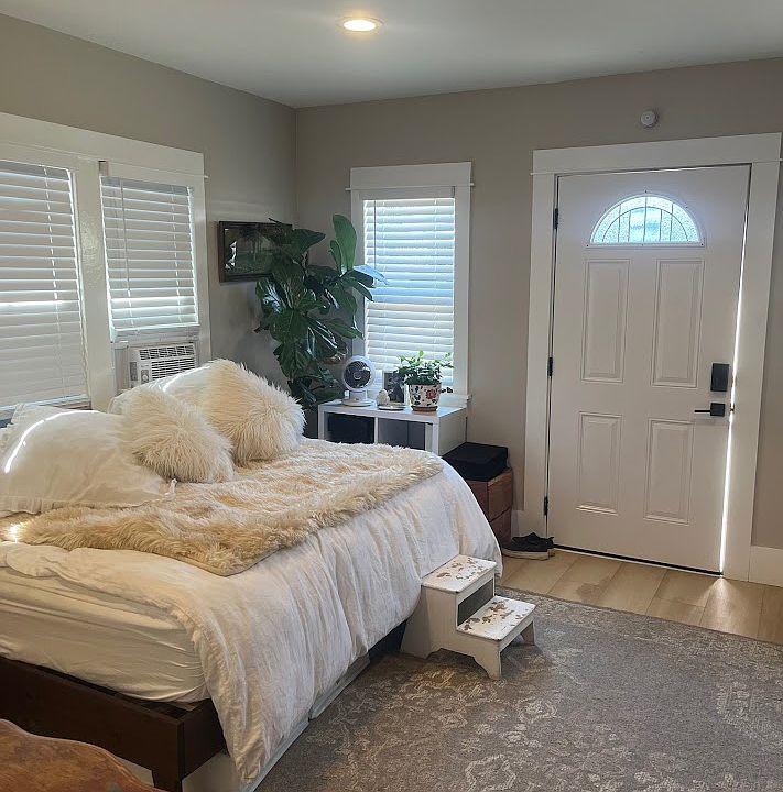 1st image of 1024 Gaviota Ave