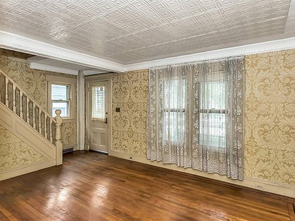 3rd image of 64 Driscoll Ave