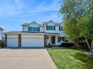 825 76th St, West Des Moines, IA 50266