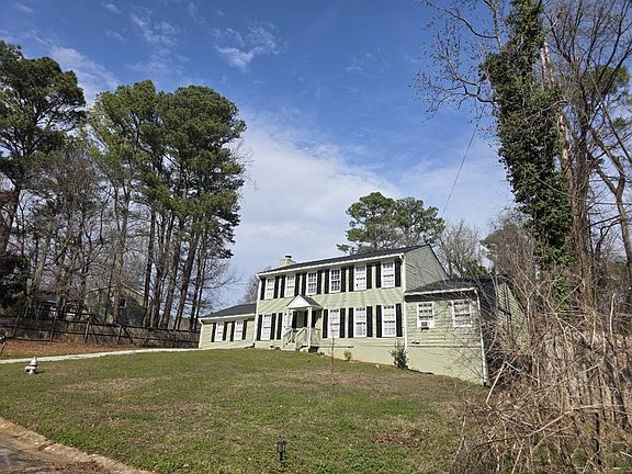 2nd image of 661 Bantry Ln