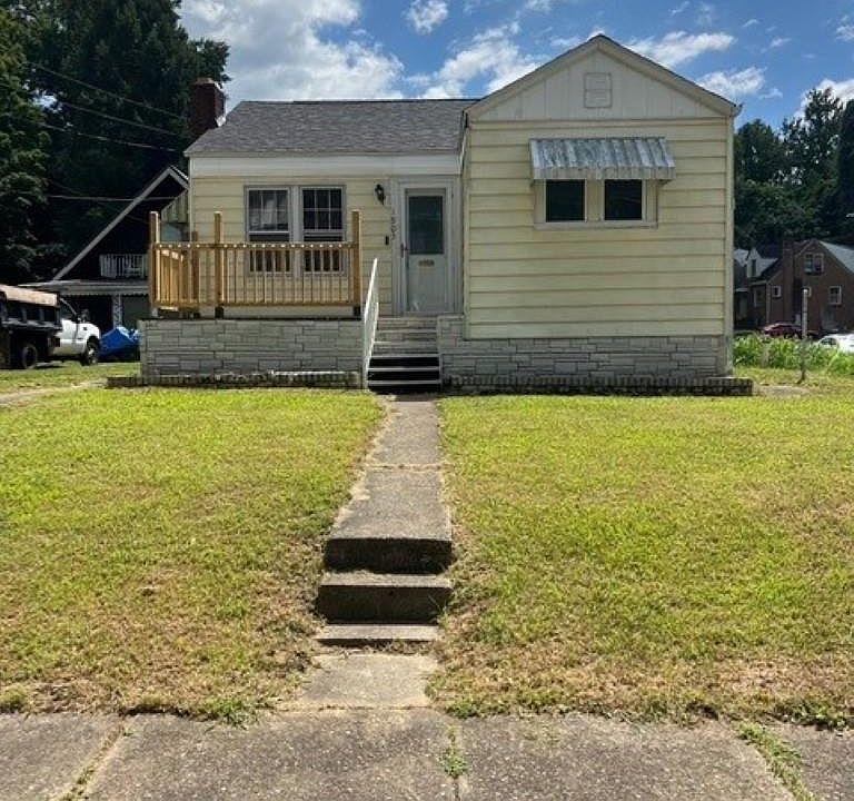 1st image of 1903 McVeigh Ave