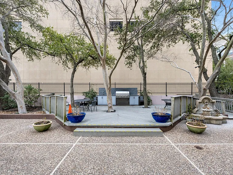 5150 Hidalgo St #202 — Photo 24
