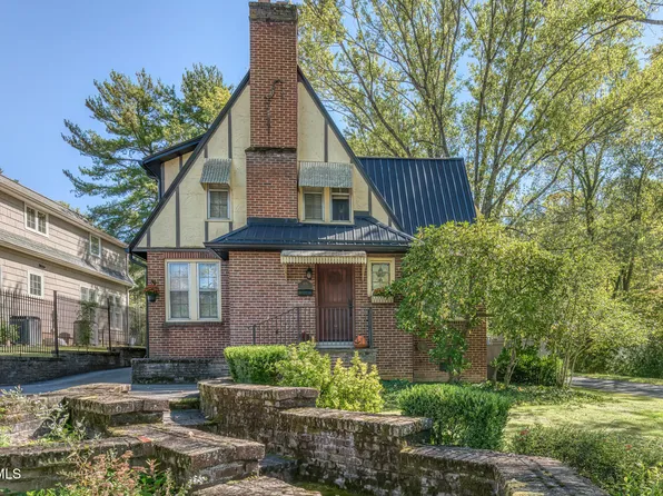 1125 Cedar Pl, Johnson City, TN 37604