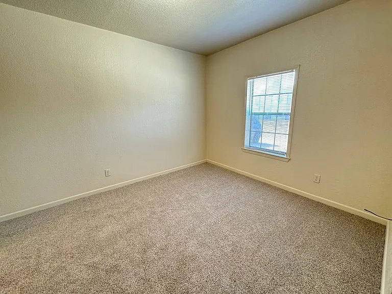 219 Hold Street — Photo 6