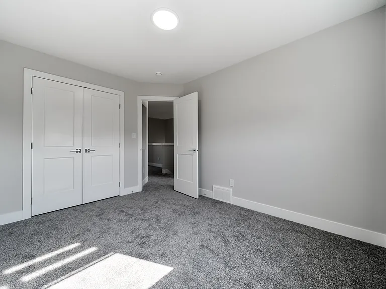 595 Black Stone Blvd #M — Photo 22
