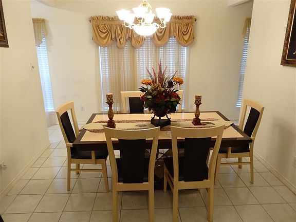 FORMAL DINING
