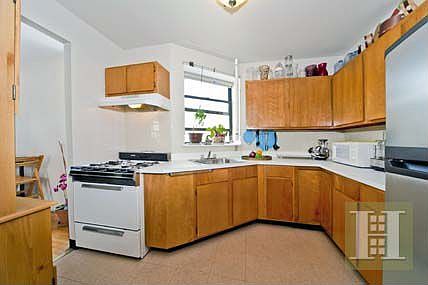 3rd image of 17 E 131st St APT 5B