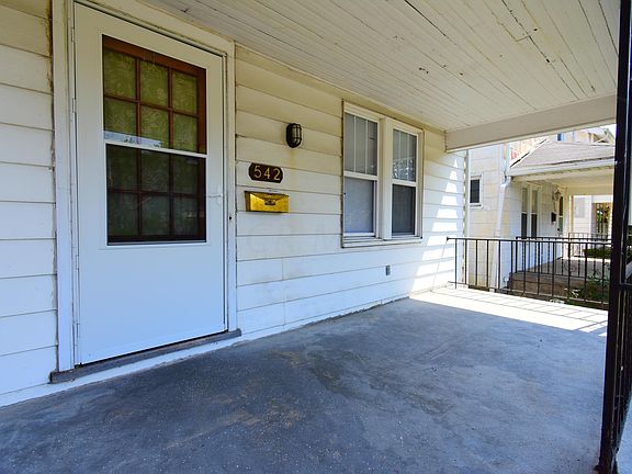 3rd image of 542 Townsend Ave