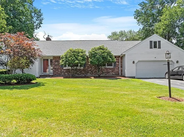 21 Wedgewood Dr, Haverhill, MA 01830