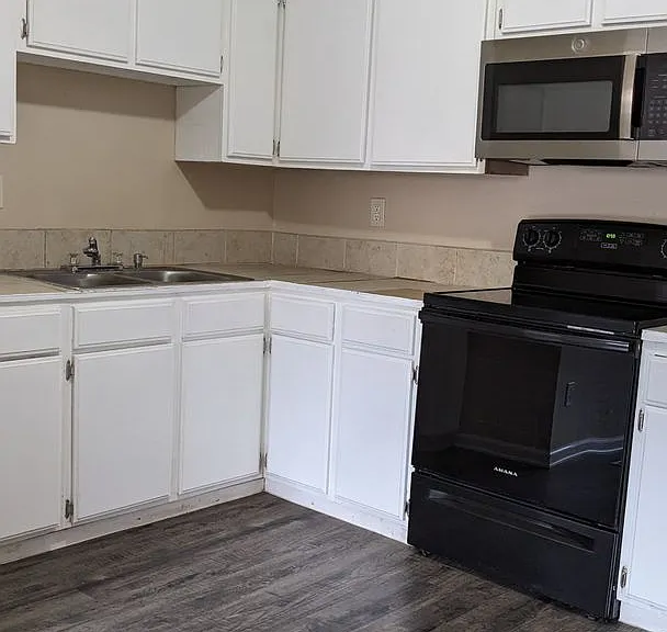 4332 Ericson Dr — Photo 3