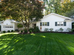 1890 Ashwood Dr, Akron, OH 44313