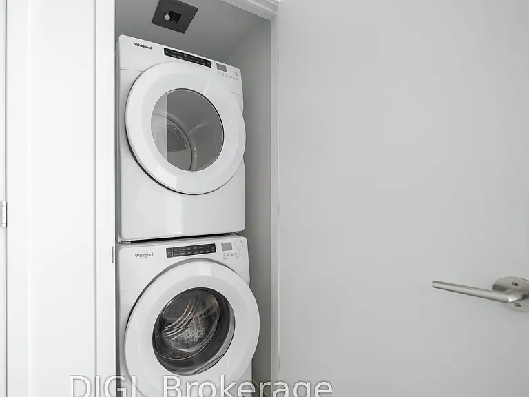 57 Spadina Ave #810 — Photo 18