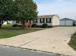 105 Clifton Ridge Dr, Pikeville, NC 27863