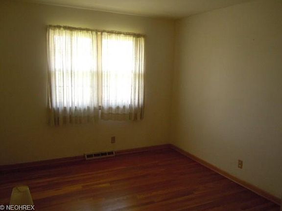5th image of 24720 Picone Ln