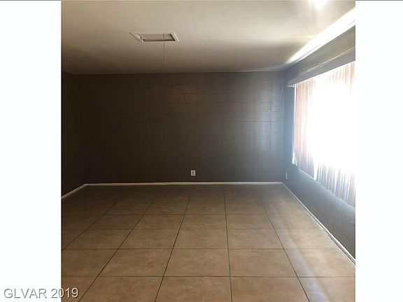 2nd image of 2050 Linn Ln APT 4