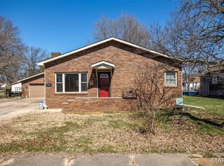 214 W Walnut St, Benld, IL 62009
