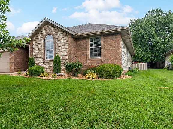 3rd image of 3263 N Dickerson Avenue