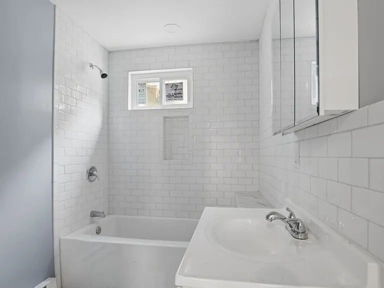 33 Congress Ave #1 — Photo 6