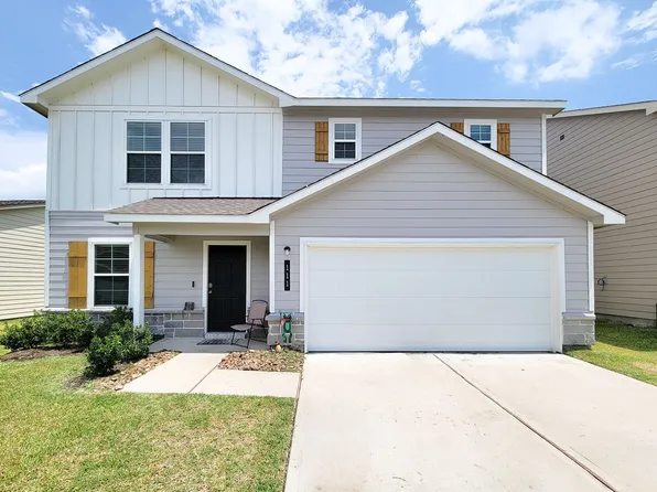 111 Avalon Dr, Huntsville, TX 77320