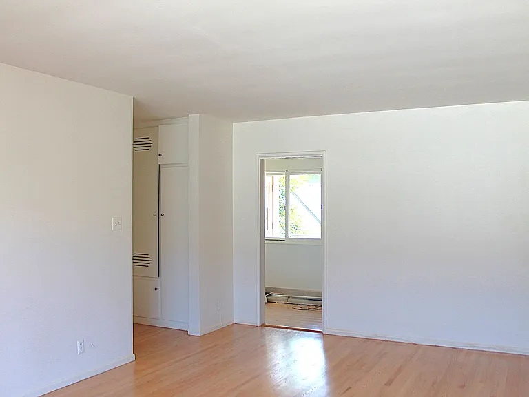 7624 Norton Ave — Photo 2