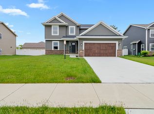 2010 Kinley Dr, Mahomet, IL 61853