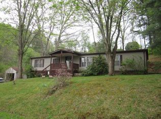 102 Lincoln St, Crab Orchard, WV 25827