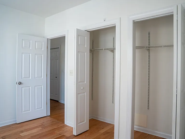 2504 W Catalpa Ave #2 — Photo 6