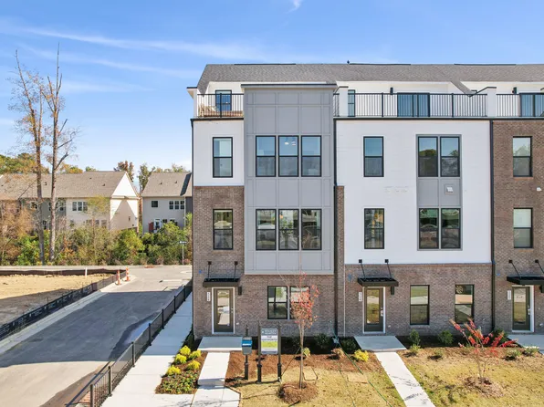 2720 Kempthorne Rd, Cary, NC 27519