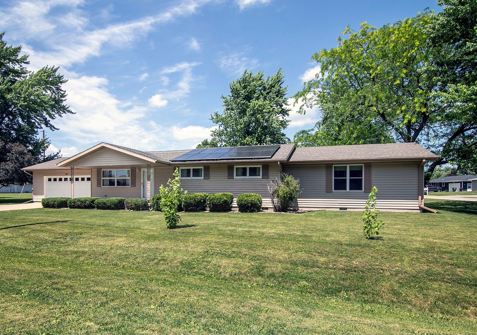 400 W Adams St, Danforth, IL 60930 | Zillow