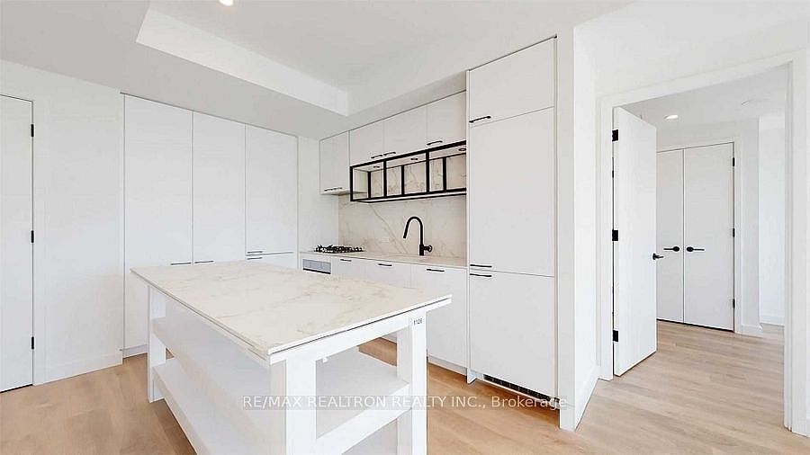 1st image of 505 Richmond St W #1126