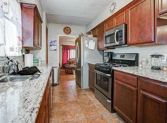 2nd image of 5737 Sweetwater Dr
