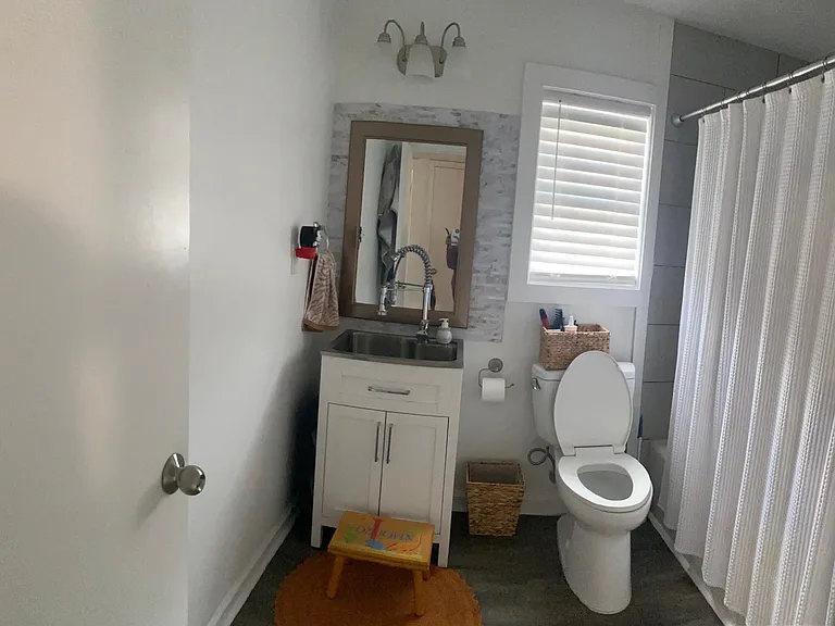 860 Colony Dr #A-7 — Photo 2
