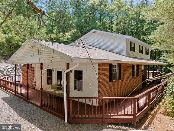 2nd image of 852 Hunters Rd