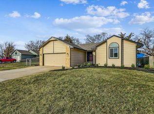 1208 E Dirck St, Haysville, KS 67060