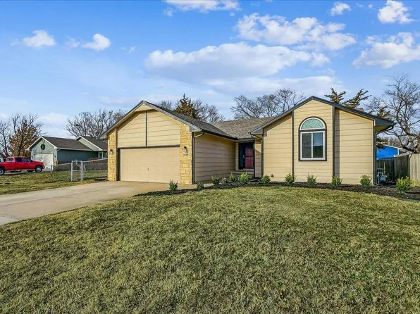 1208 E Dirck St, Haysville, KS 67060