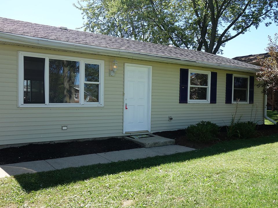 1st image of 9205 W Willow Ln