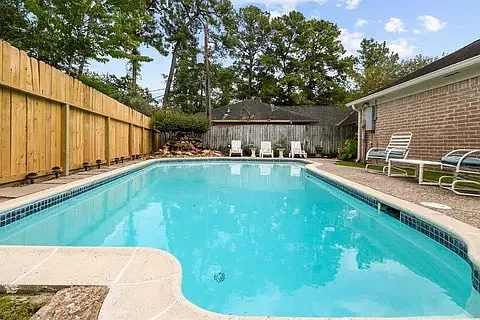 3615 Fairvalley Dr — Photo 44