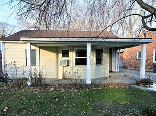 21117 Rensselaer St, Farmington Hills, MI 48336
