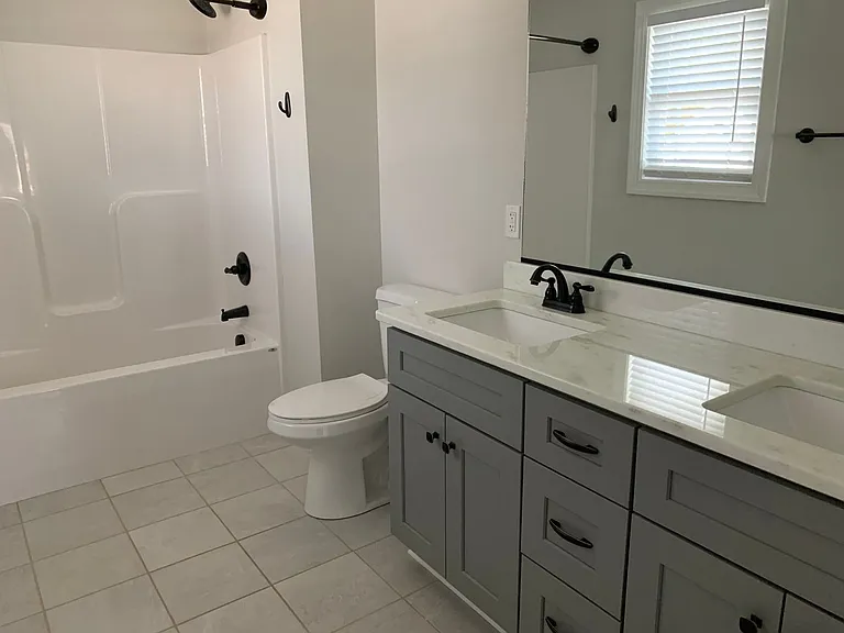 324 Meridian St — Photo 11