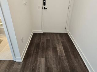 3900 Confederation Pkwy #4709, Mississauga, ON L5B 0K7