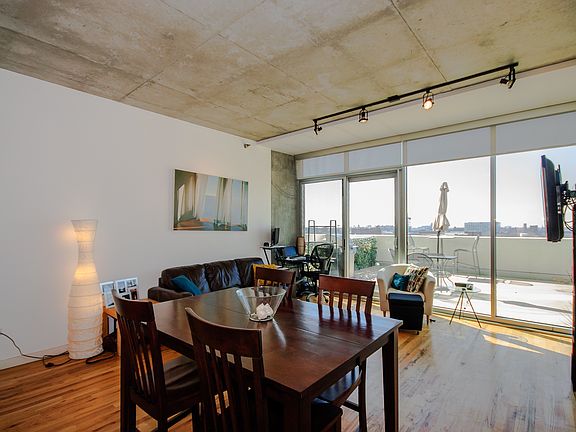 2nd image of 1720 S Michigan Ave APT 813