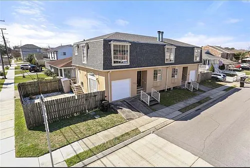 300 33rd St Photo 1