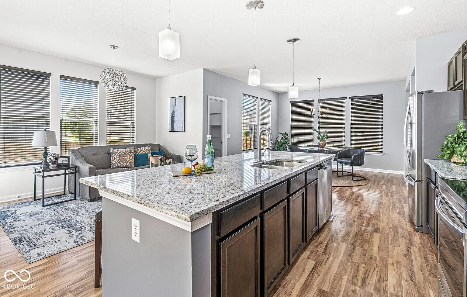 4 bed, 2.5 bath, 3415 sqft, $3,400 — Photo 3