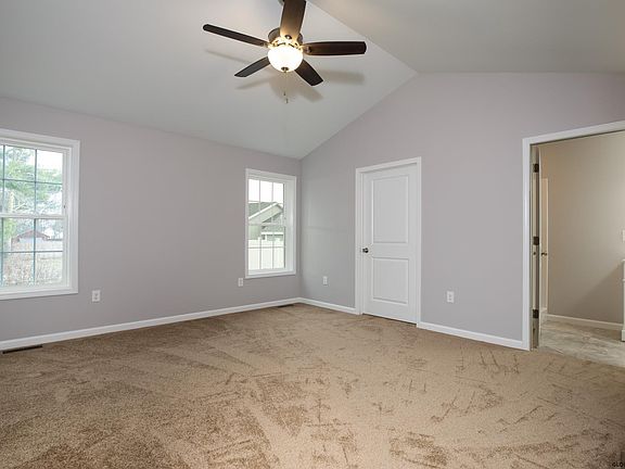 5th image of 17 Spotswood Dr