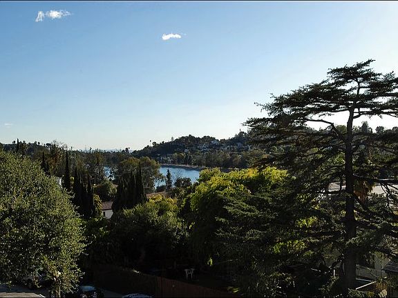 4th image of 2658 Lake View Ter E