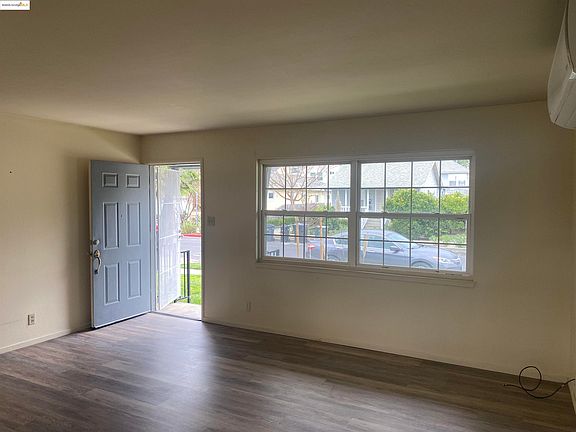 5th image of 4676 Augustine St