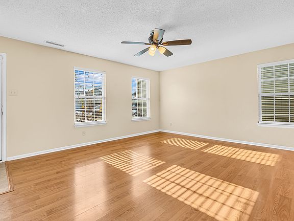 4th image of 8818 Browns Valley Ln