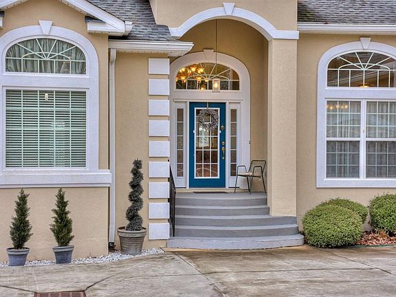 3rd image of 217 Bridgeview Pl