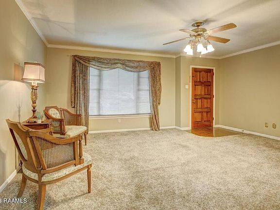 5th image of 205 Halcott Dr
